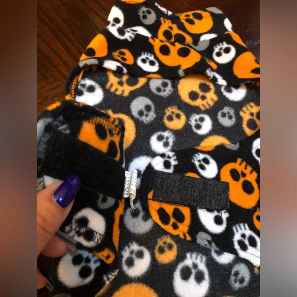 PET🐶 Orange and Black Skull Print outfit SIZE X SMALL & SIZE SMALL
